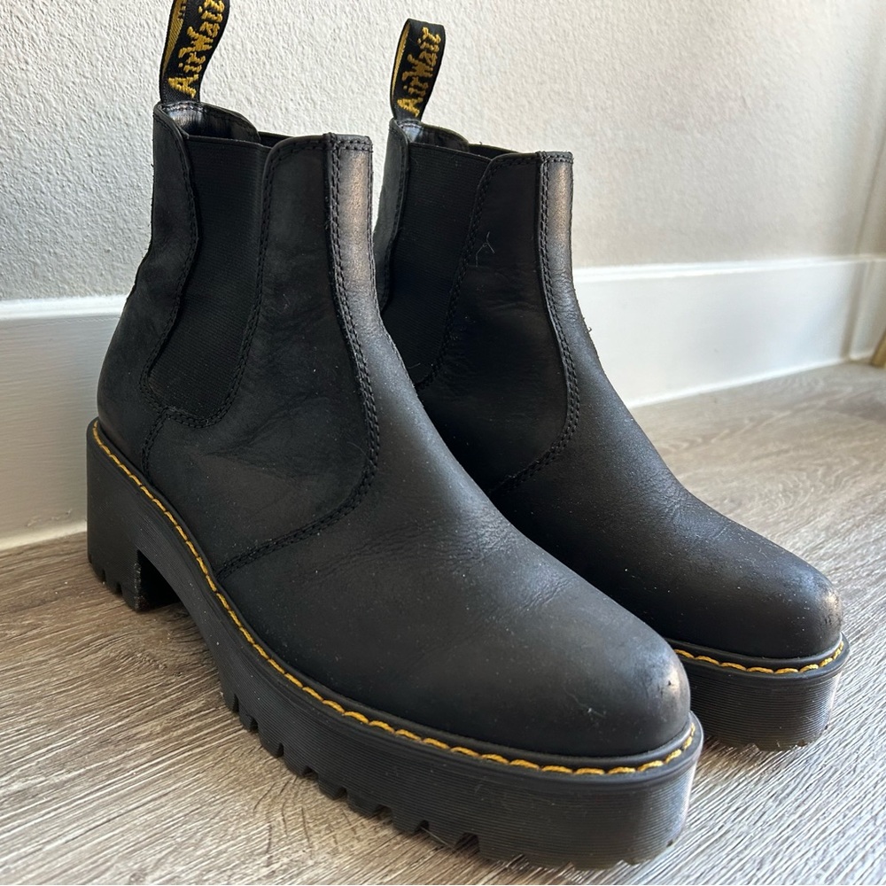 Doc Marten Chelsea ankle boot